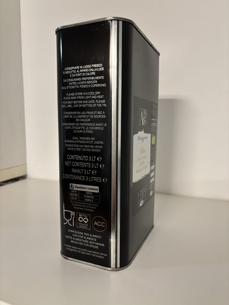 Confezione dell’olio extravergine di oliva Olio80, formato da 3 litri